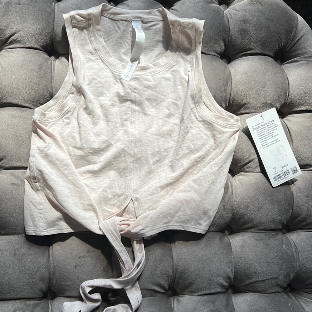 Lululemon crop top